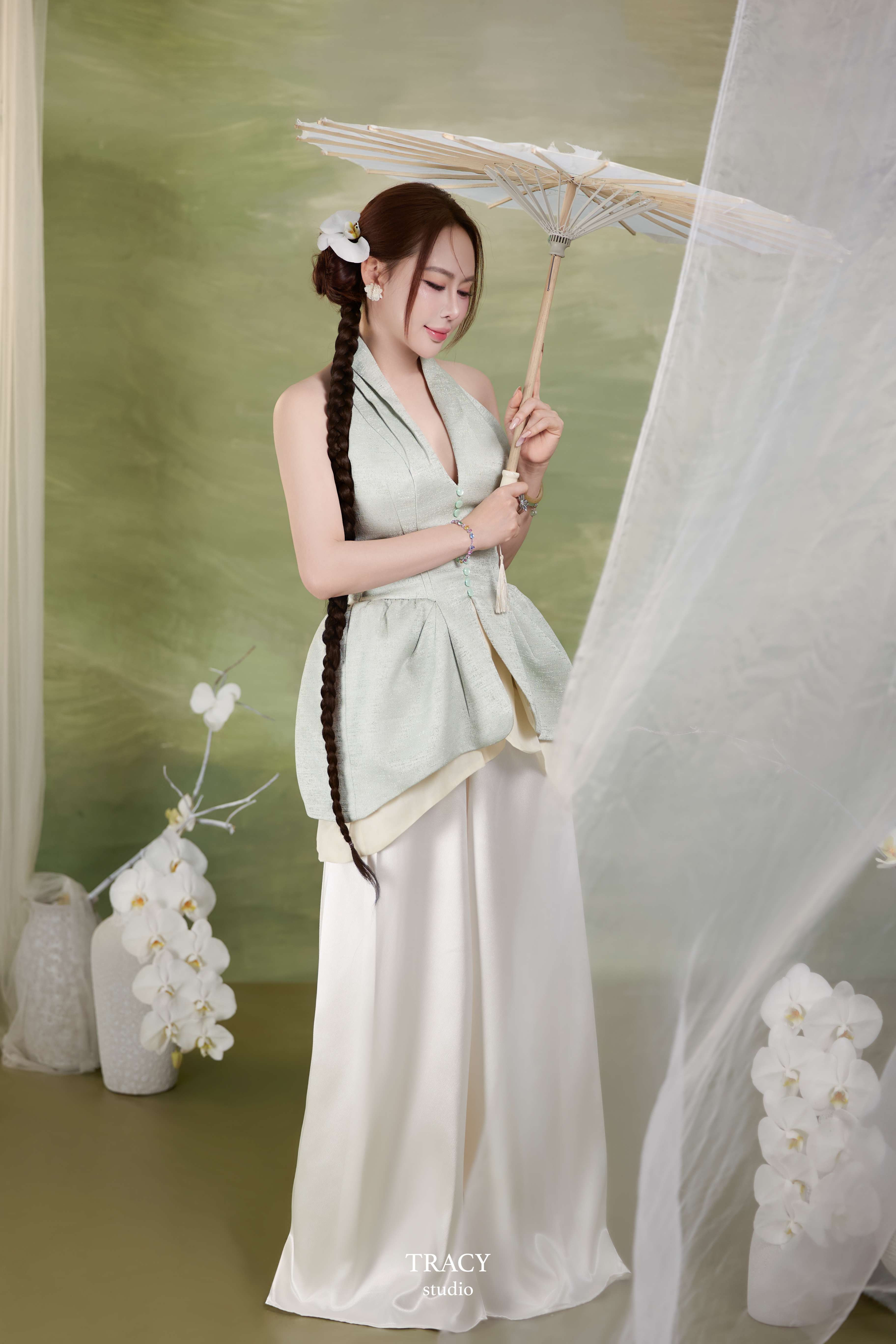 tracy studio chụp concept yếm lam